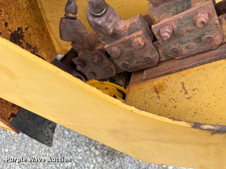 image for item DH9900 2000 Vermeer V4150A trencher