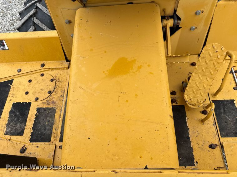 image for item DH9900 2000 Vermeer V4150A trencher
