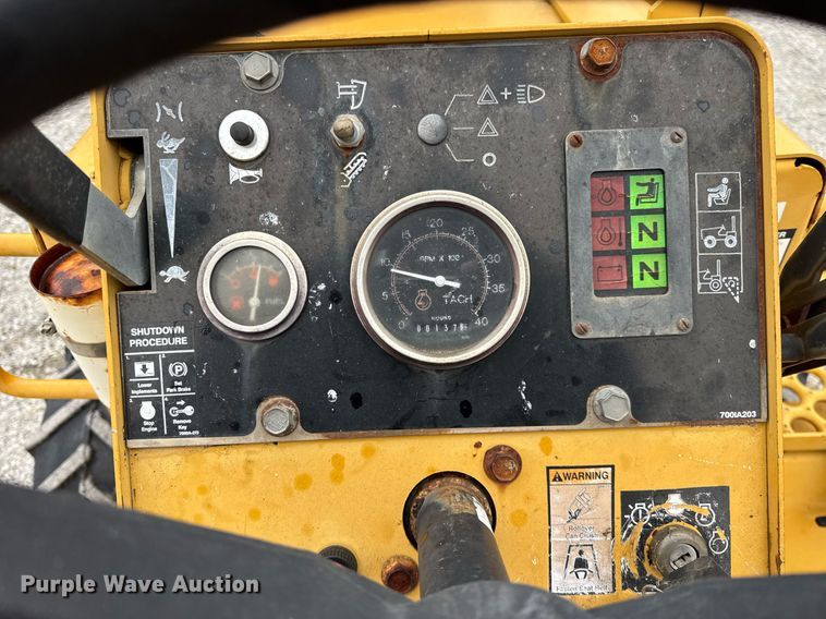 image for item DH9900 2000 Vermeer V4150A trencher