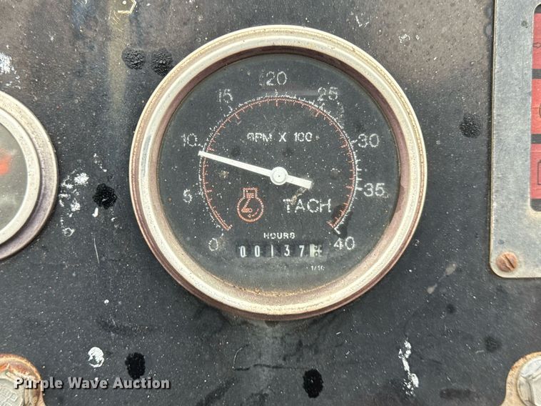 image for item DH9900 2000 Vermeer V4150A trencher