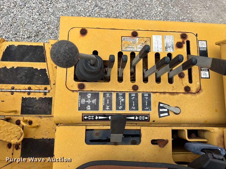 image for item DH9900 2000 Vermeer V4150A trencher