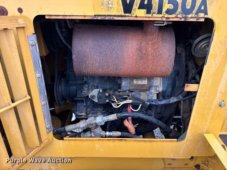 image for item DH9900 2000 Vermeer V4150A trencher