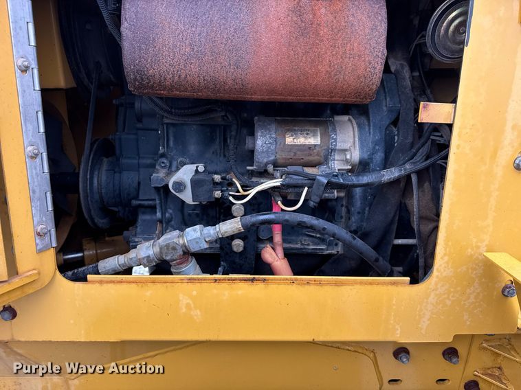 image for item DH9900 2000 Vermeer V4150A trencher