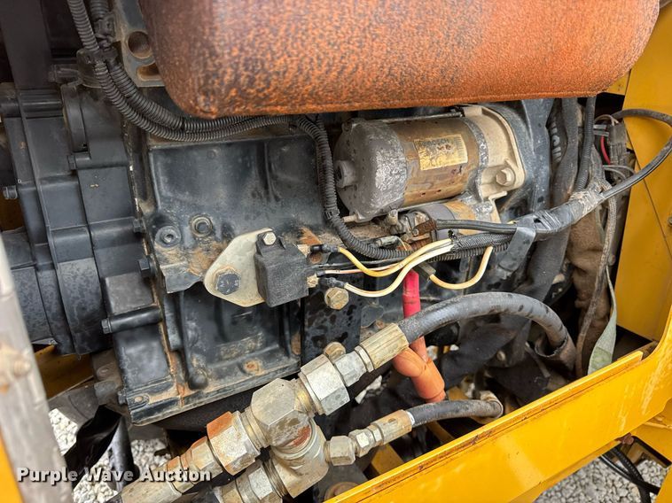 image for item DH9900 2000 Vermeer V4150A trencher