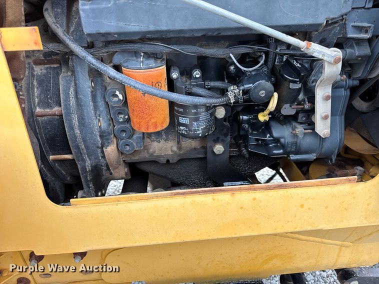 image for item DH9900 2000 Vermeer V4150A trencher