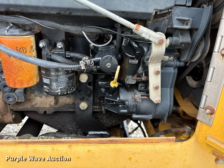 image for item DH9900 2000 Vermeer V4150A trencher