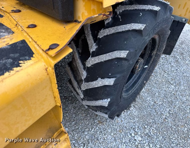 image for item DH9900 2000 Vermeer V4150A trencher