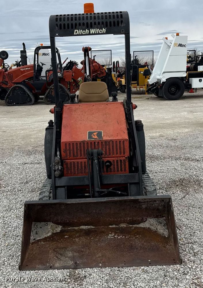 image for item DH9902 2009 Ditch Witch XT850 mini excavator / tool carrier