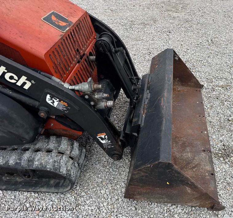 image for item DH9902 2009 Ditch Witch XT850 mini excavator / tool carrier