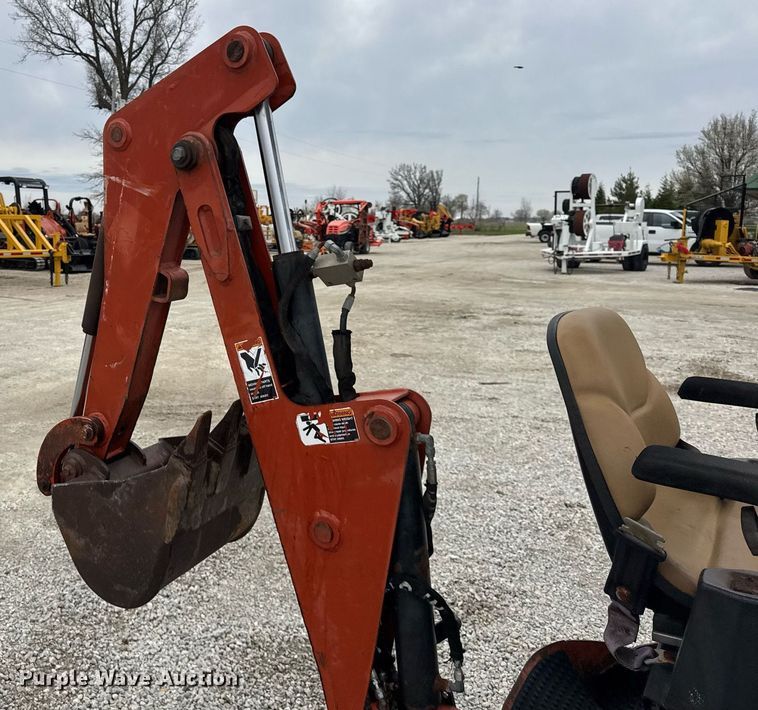 image for item DH9902 2009 Ditch Witch XT850 mini excavator / tool carrier