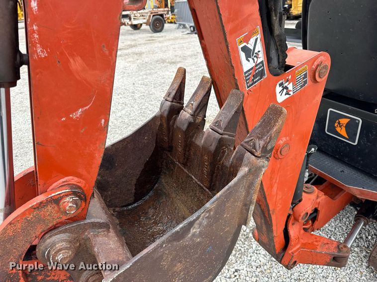 image for item DH9902 2009 Ditch Witch XT850 mini excavator / tool carrier