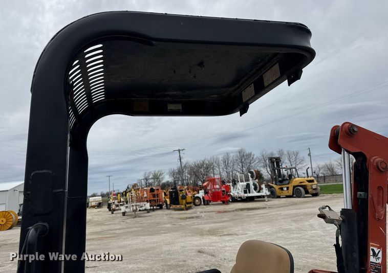 image for item DH9902 2009 Ditch Witch XT850 mini excavator / tool carrier