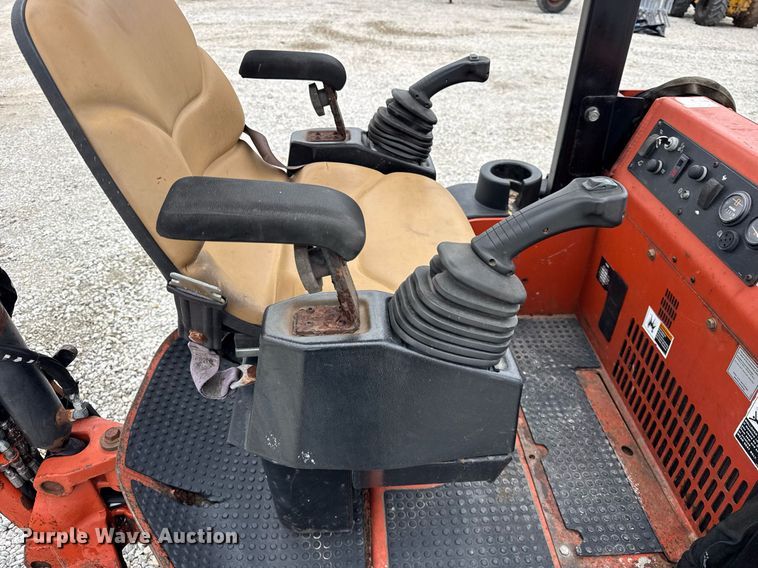 image for item DH9902 2009 Ditch Witch XT850 mini excavator / tool carrier