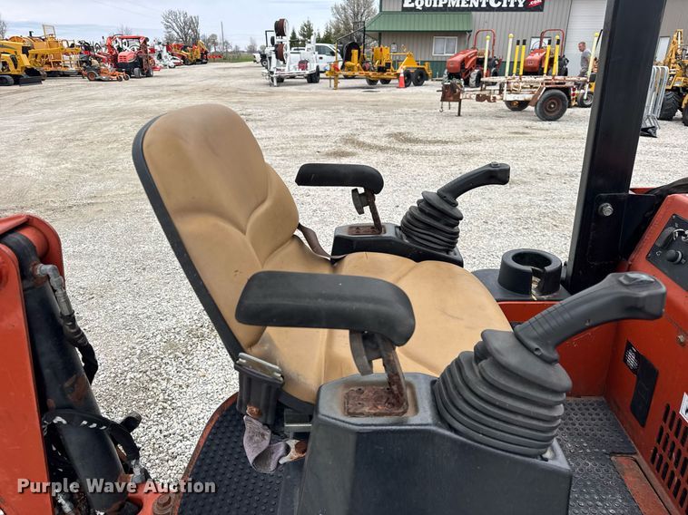 image for item DH9902 2009 Ditch Witch XT850 mini excavator / tool carrier