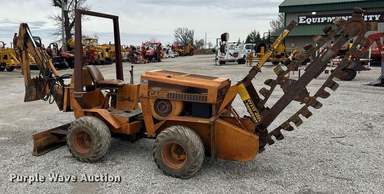 image for item DH9904 1986 Case 25+4XP trencher