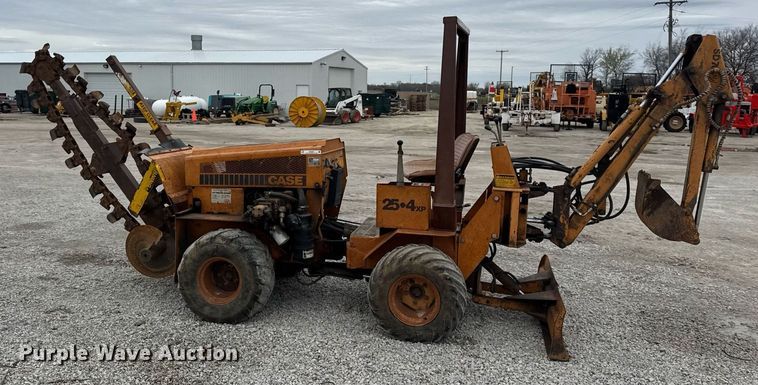 image for item DH9904 1986 Case 25+4XP trencher