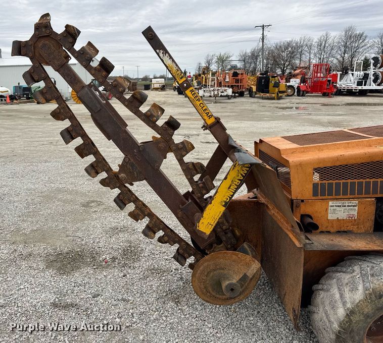 image for item DH9904 1986 Case 25+4XP trencher