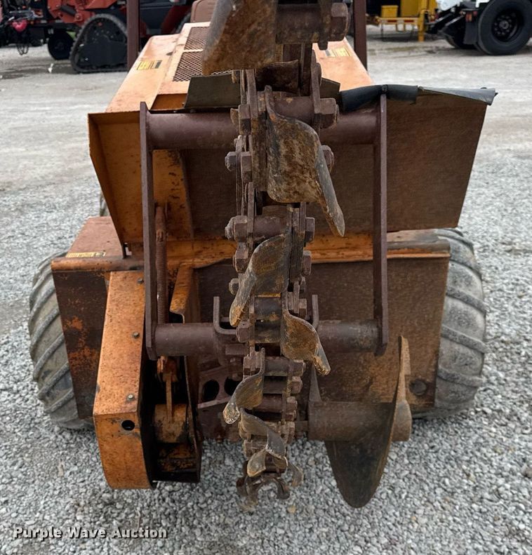 image for item DH9904 1986 Case 25+4XP trencher