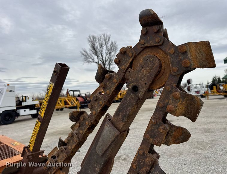 image for item DH9904 1986 Case 25+4XP trencher