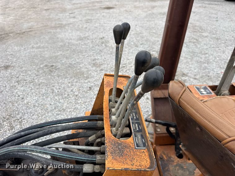 image for item DH9904 1986 Case 25+4XP trencher