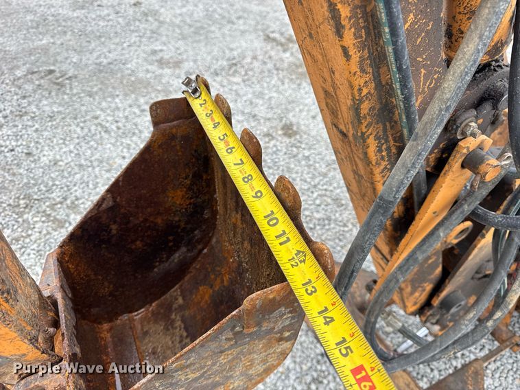 image for item DH9904 1986 Case 25+4XP trencher