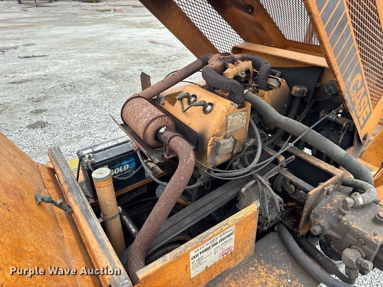 image for item DH9904 1986 Case 25+4XP trencher