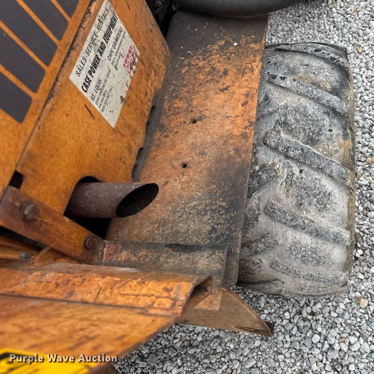 image for item DH9904 1986 Case 25+4XP trencher