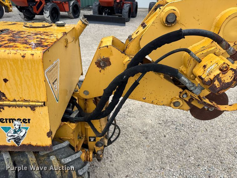 image for item DH9905 2002 Vermeer LM42 cable plow