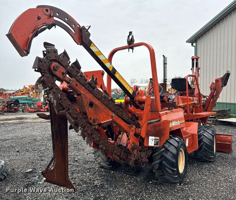image for item DH9910 1999 Ditch Witch 5110 trencher
