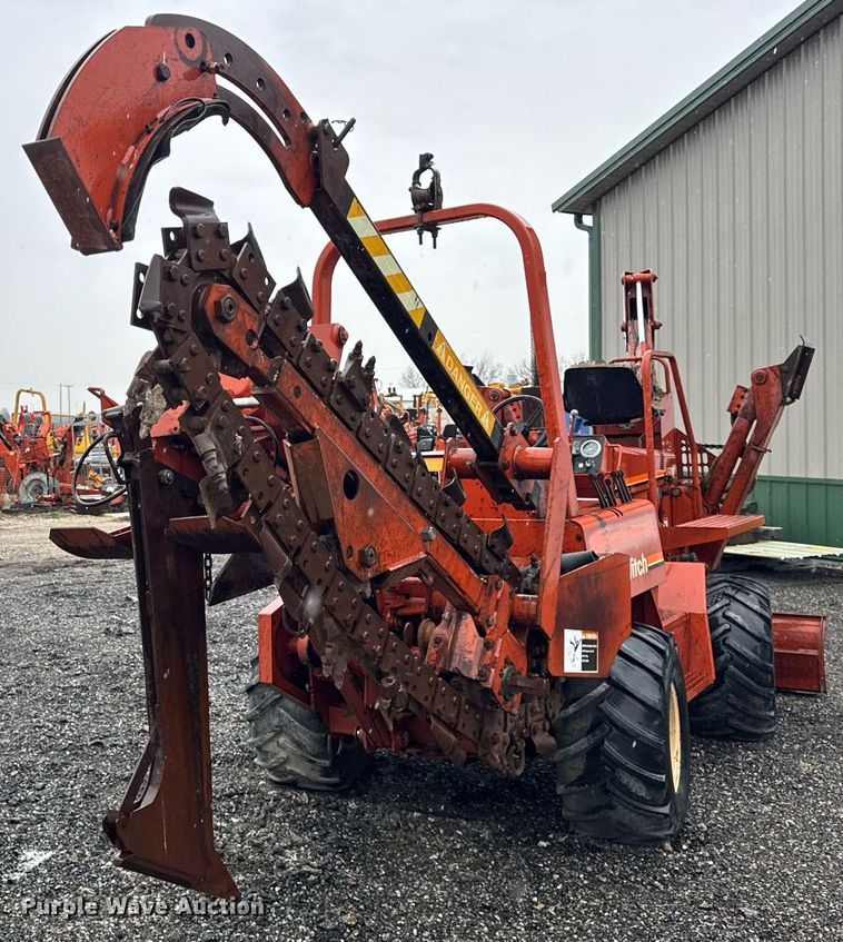 image for item DH9910 1999 Ditch Witch 5110 trencher
