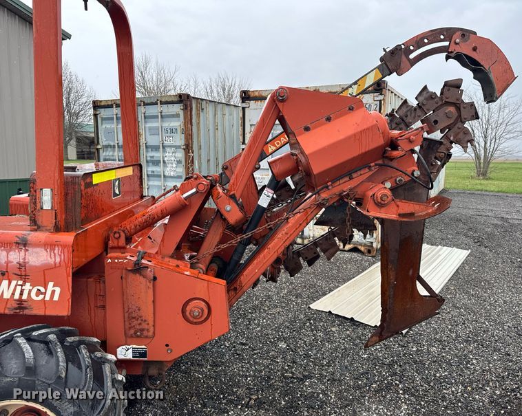 image for item DH9910 1999 Ditch Witch 5110 trencher
