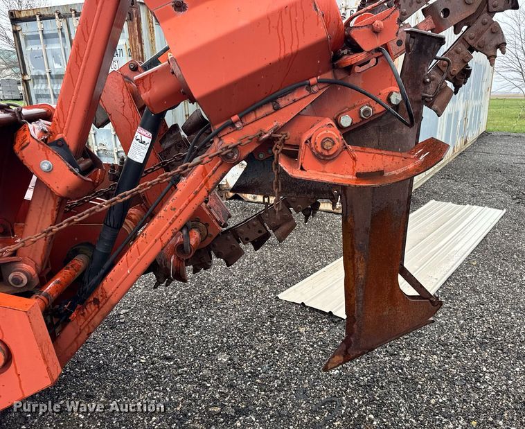 image for item DH9910 1999 Ditch Witch 5110 trencher