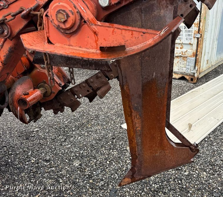 image for item DH9910 1999 Ditch Witch 5110 trencher
