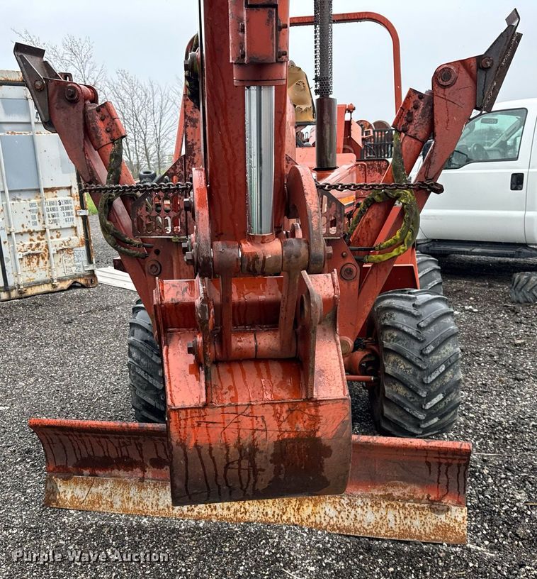 image for item DH9910 1999 Ditch Witch 5110 trencher