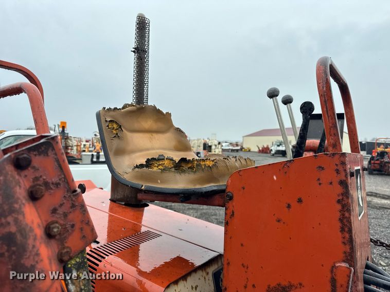 image for item DH9910 1999 Ditch Witch 5110 trencher