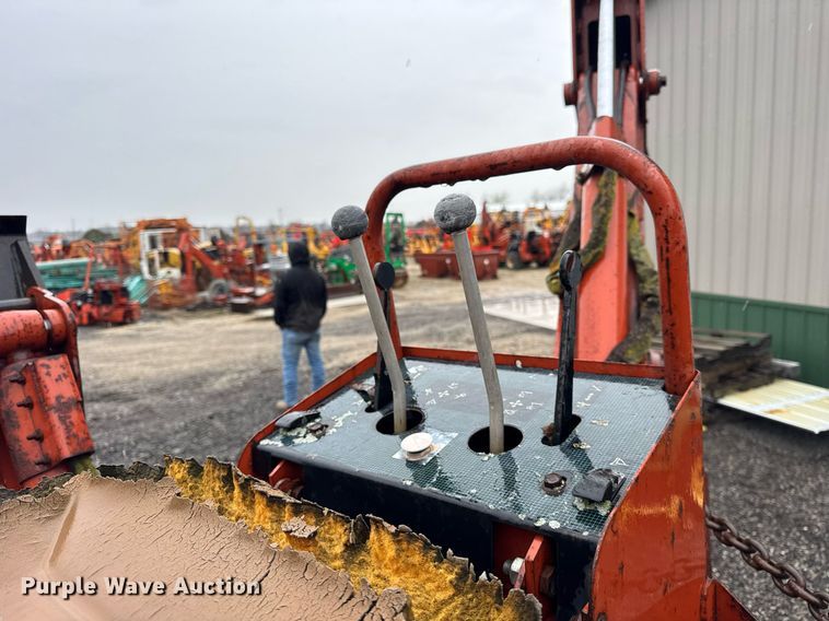 image for item DH9910 1999 Ditch Witch 5110 trencher