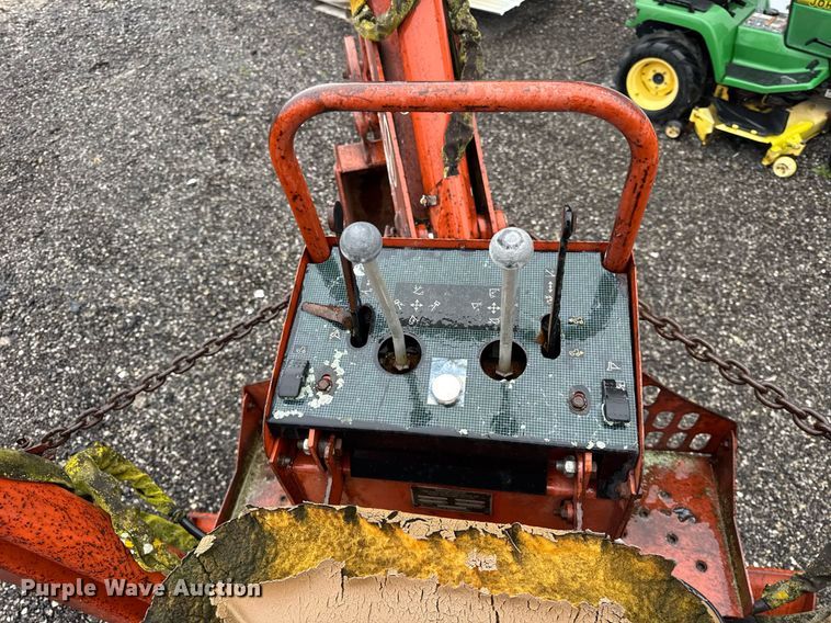 image for item DH9910 1999 Ditch Witch 5110 trencher