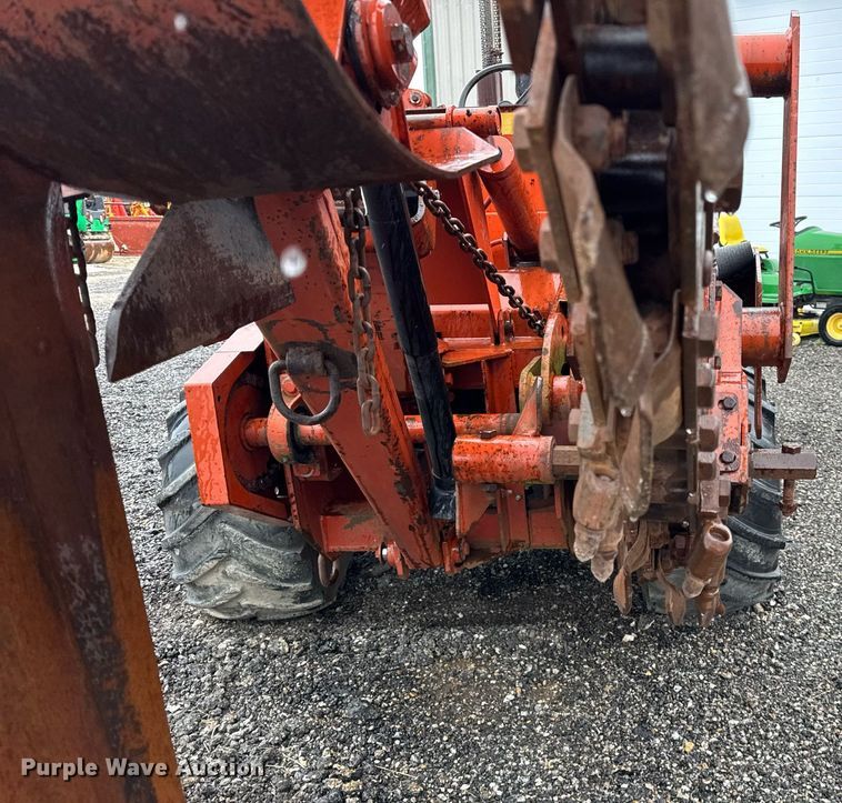 image for item DH9910 1999 Ditch Witch 5110 trencher
