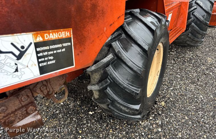 image for item DH9910 1999 Ditch Witch 5110 trencher