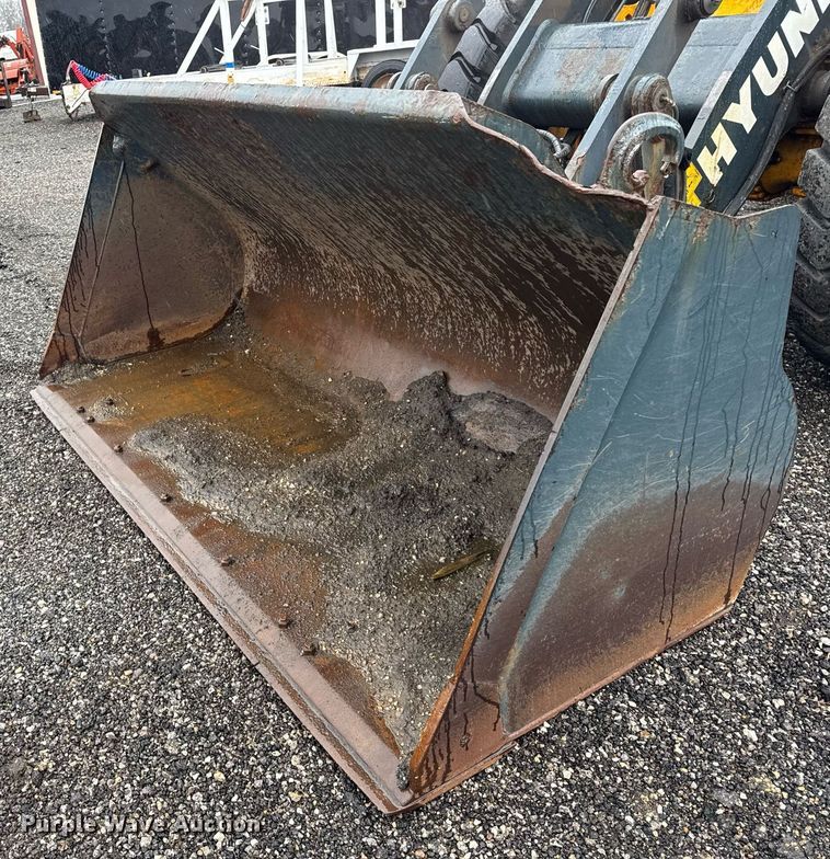 image for item DH9912 2011 Hyundai HL740-9TM wheel loader