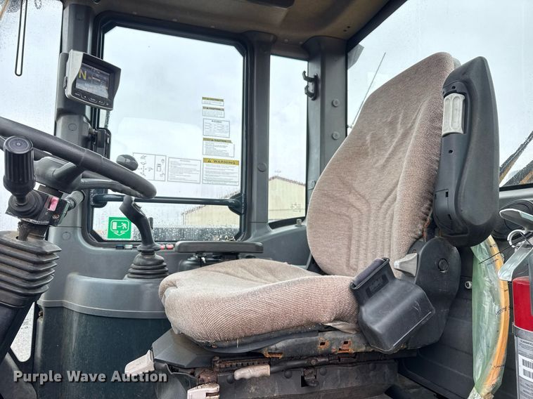 image for item DH9912 2011 Hyundai HL740-9TM wheel loader