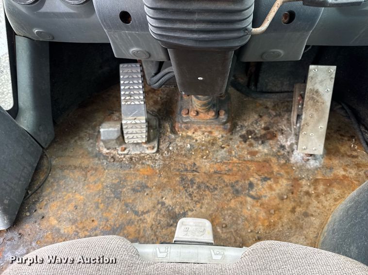 image for item DH9912 2011 Hyundai HL740-9TM wheel loader