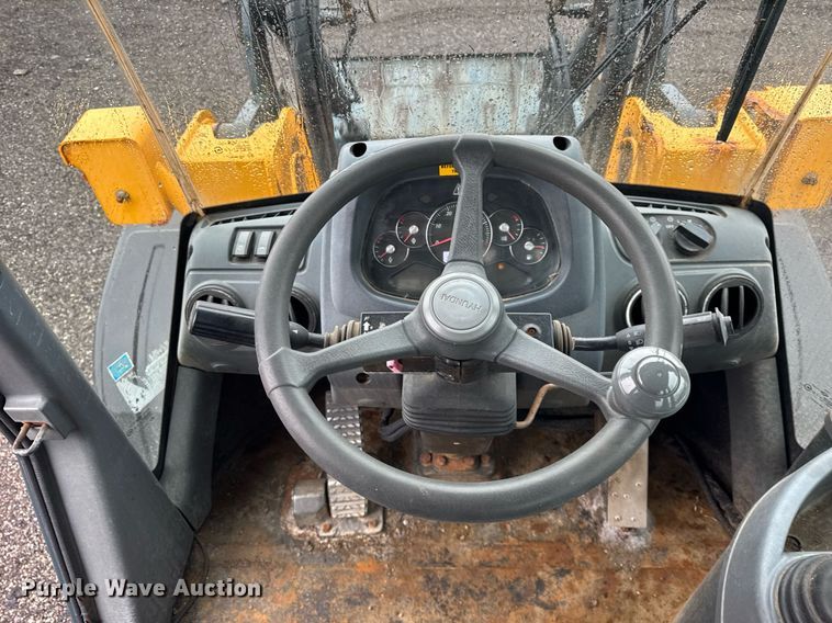 image for item DH9912 2011 Hyundai HL740-9TM wheel loader