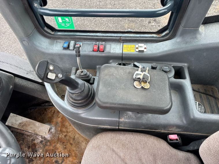 image for item DH9912 2011 Hyundai HL740-9TM wheel loader