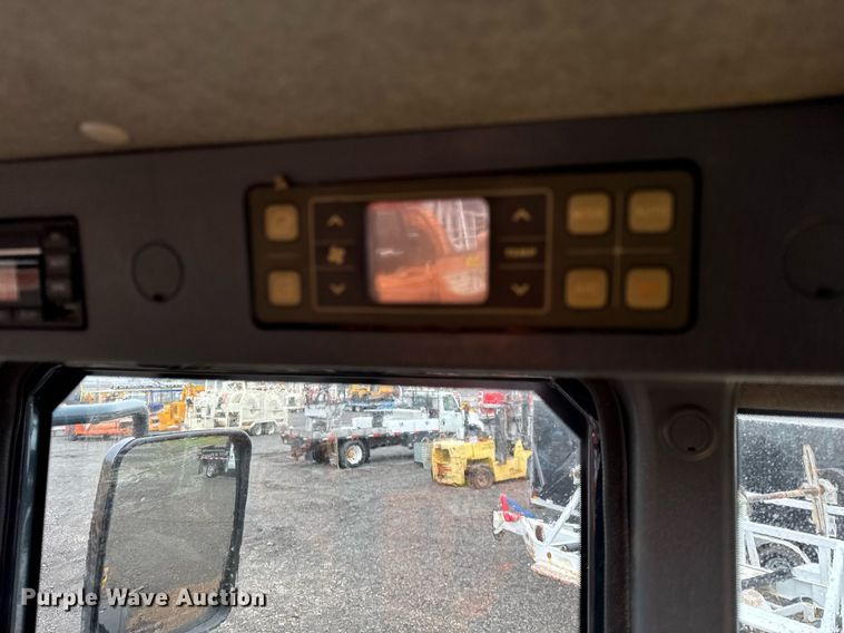 image for item DH9912 2011 Hyundai HL740-9TM wheel loader