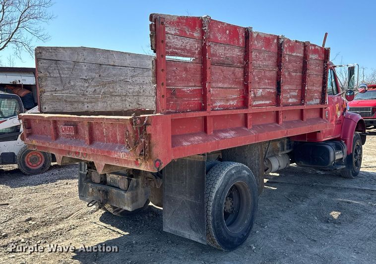 image for item DH9916 1995 International 4700 dump truck