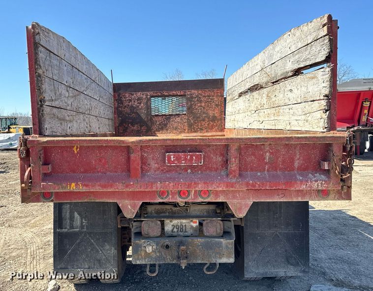 image for item DH9916 1995 International 4700 dump truck