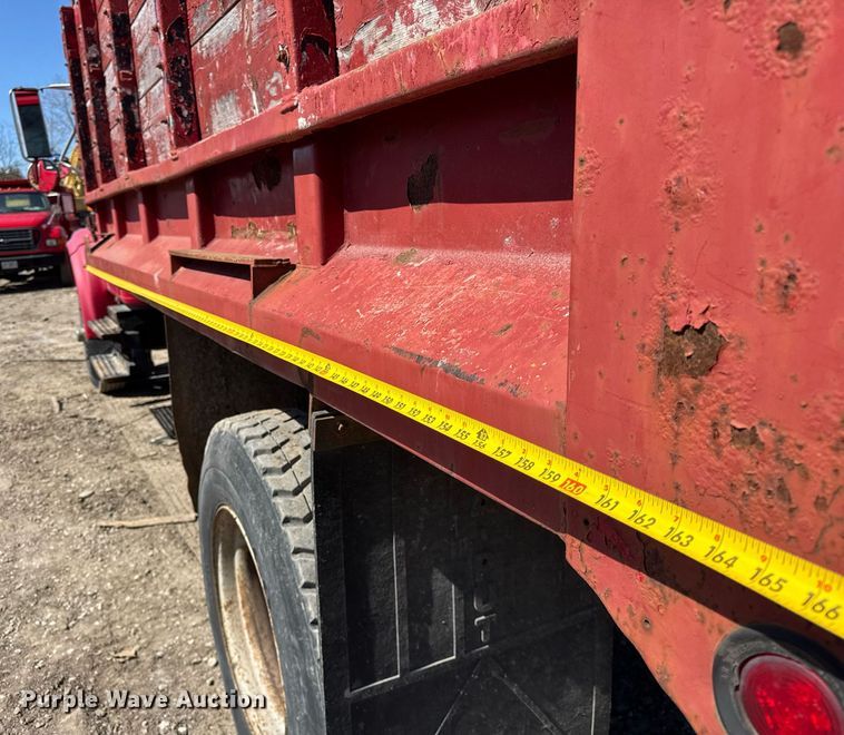 image for item DH9916 1995 International 4700 dump truck