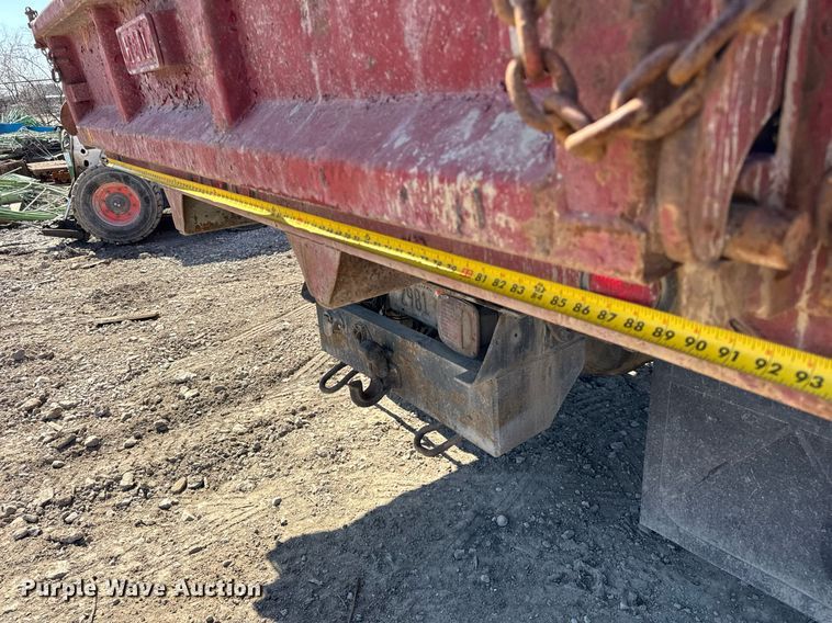 image for item DH9916 1995 International 4700 dump truck