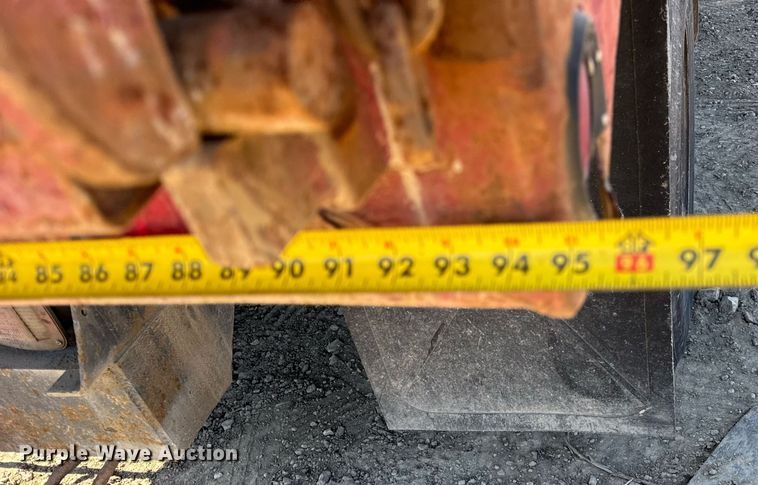 image for item DH9916 1995 International 4700 dump truck